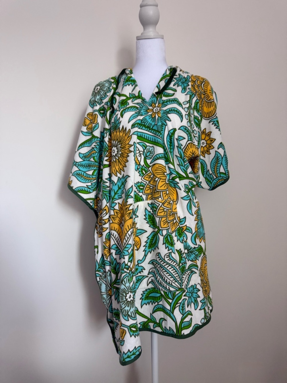 Tuckernuck beach coverup nwt size XS/ S swim